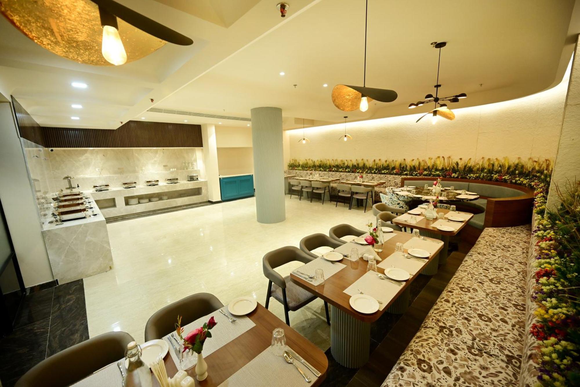Coco Cabana Varanasi Exterior foto